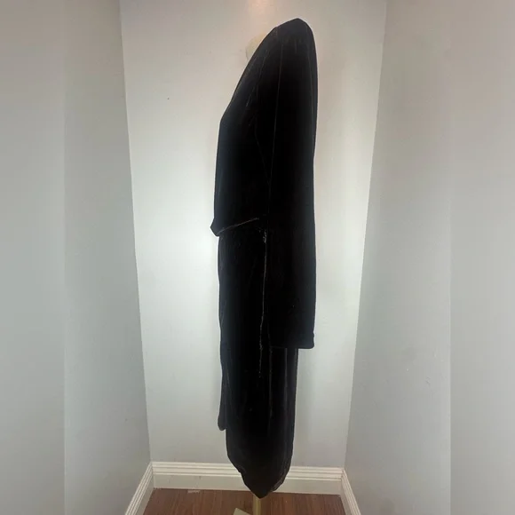 Theory
Off-The-Shoulder Velvet Midi-Dress - Picture 6 of 13